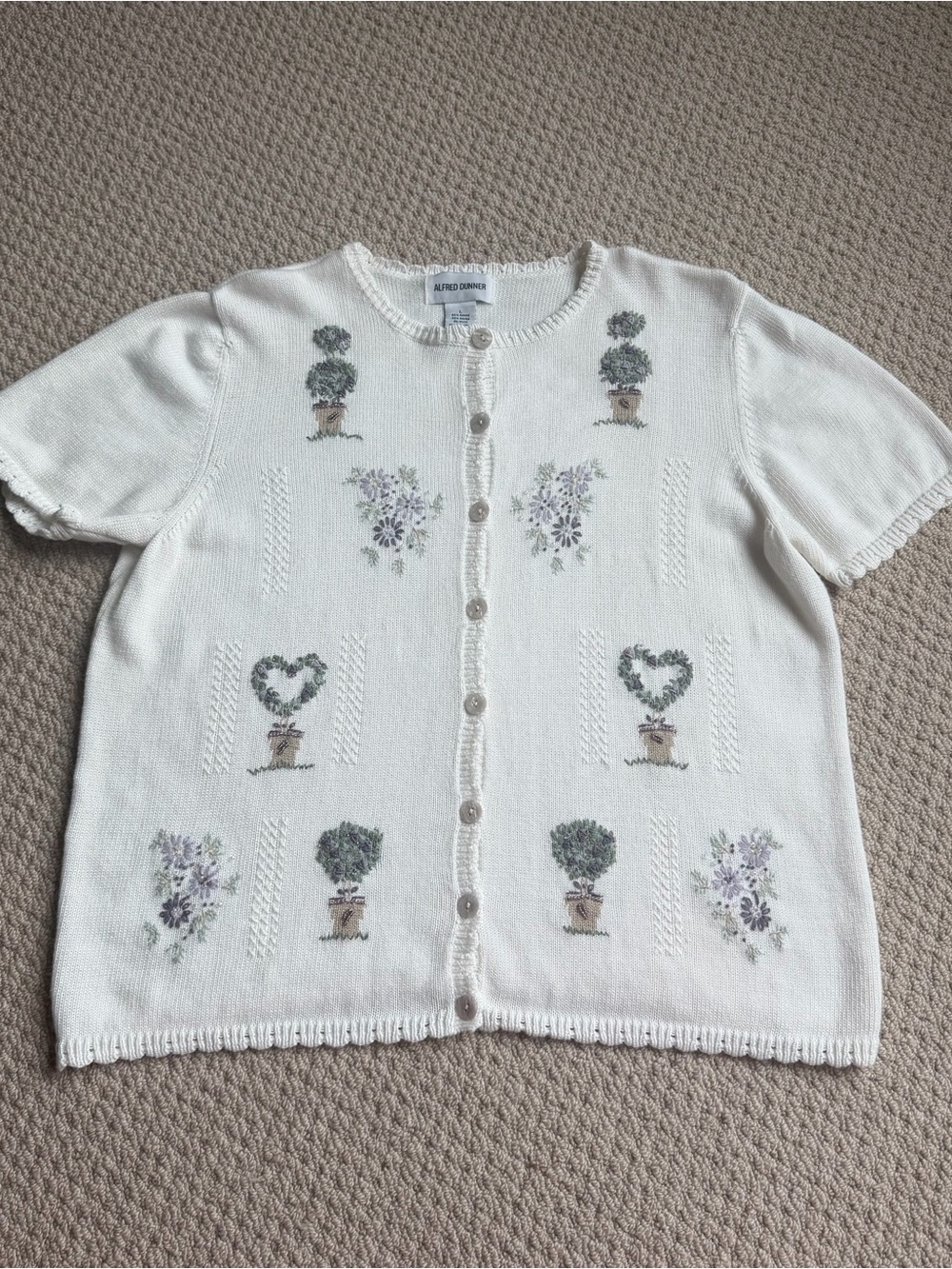 Alfred Dunner Cream Knit Buttoned Top Size Large Purple Flower Beads Accents